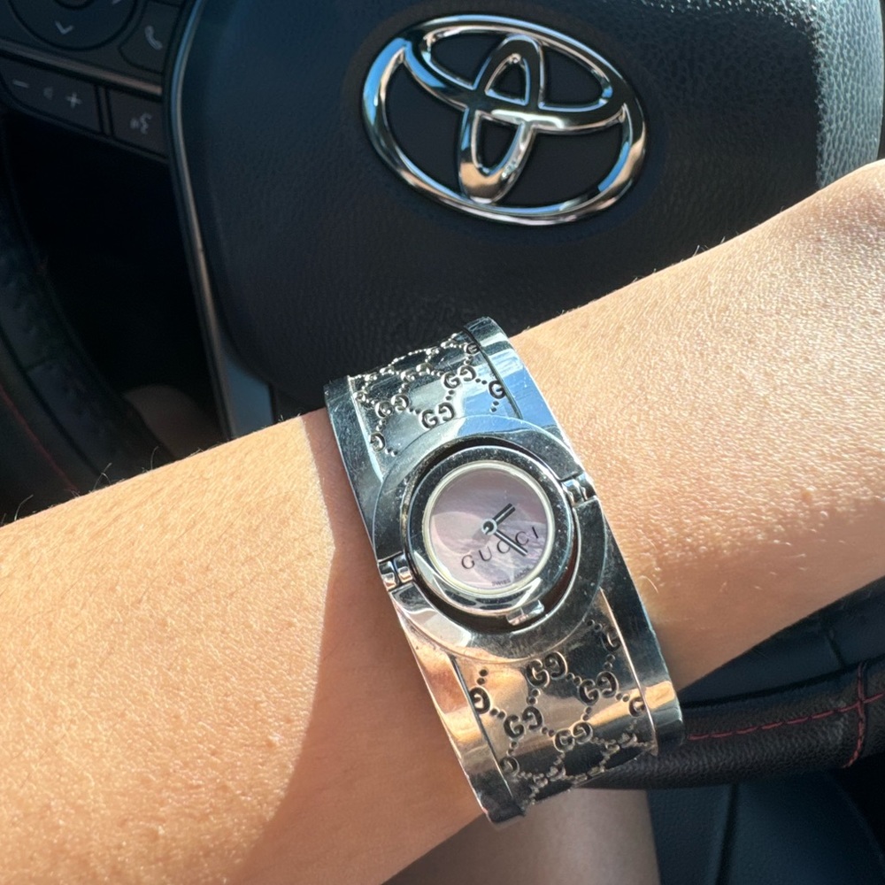 Gucci Twirl Watch